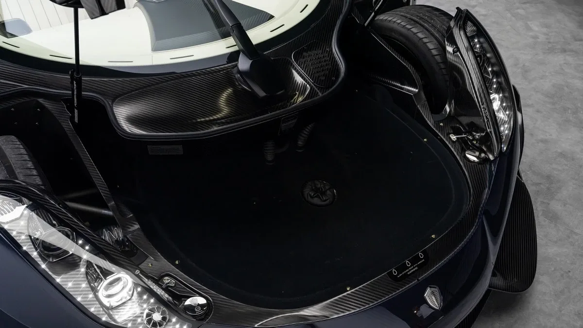 2019 Koenigsegg Regera angeboten von einem Fachhändler in Dubai, Vereinigte Arabische Emirate, Foto 11 von 25