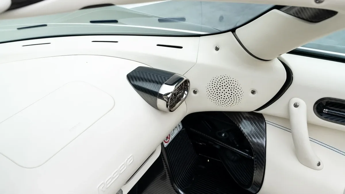 2019 Koenigsegg Regera angeboten von einem Fachhändler in Dubai, Vereinigte Arabische Emirate, Foto 17 von 25