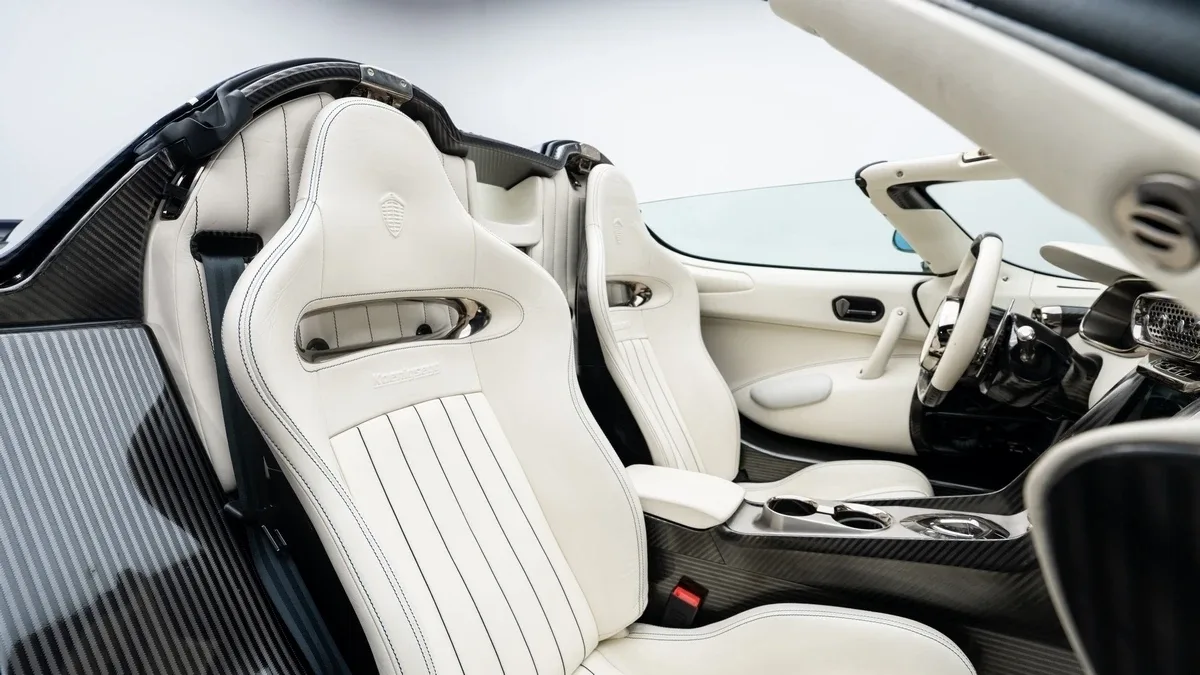 2019 Koenigsegg Regera angeboten von einem Fachhändler in Dubai, Vereinigte Arabische Emirate, Foto 18 von 25