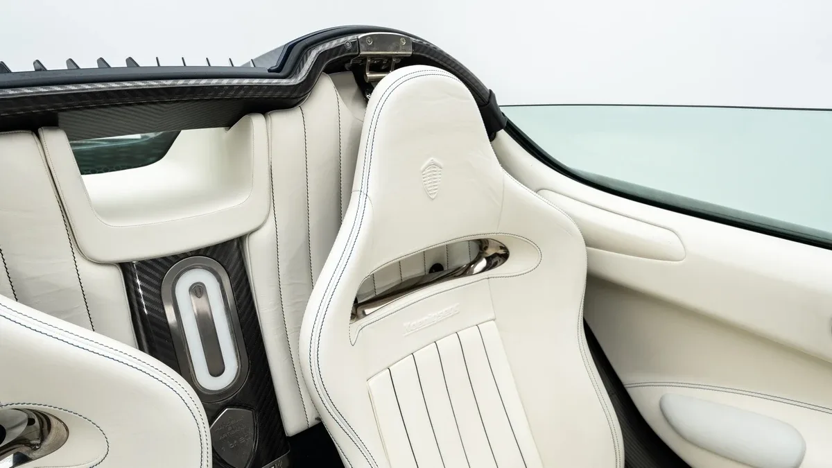 2019 Koenigsegg Regera angeboten von einem Fachhändler in Dubai, Vereinigte Arabische Emirate, Foto 19 von 25