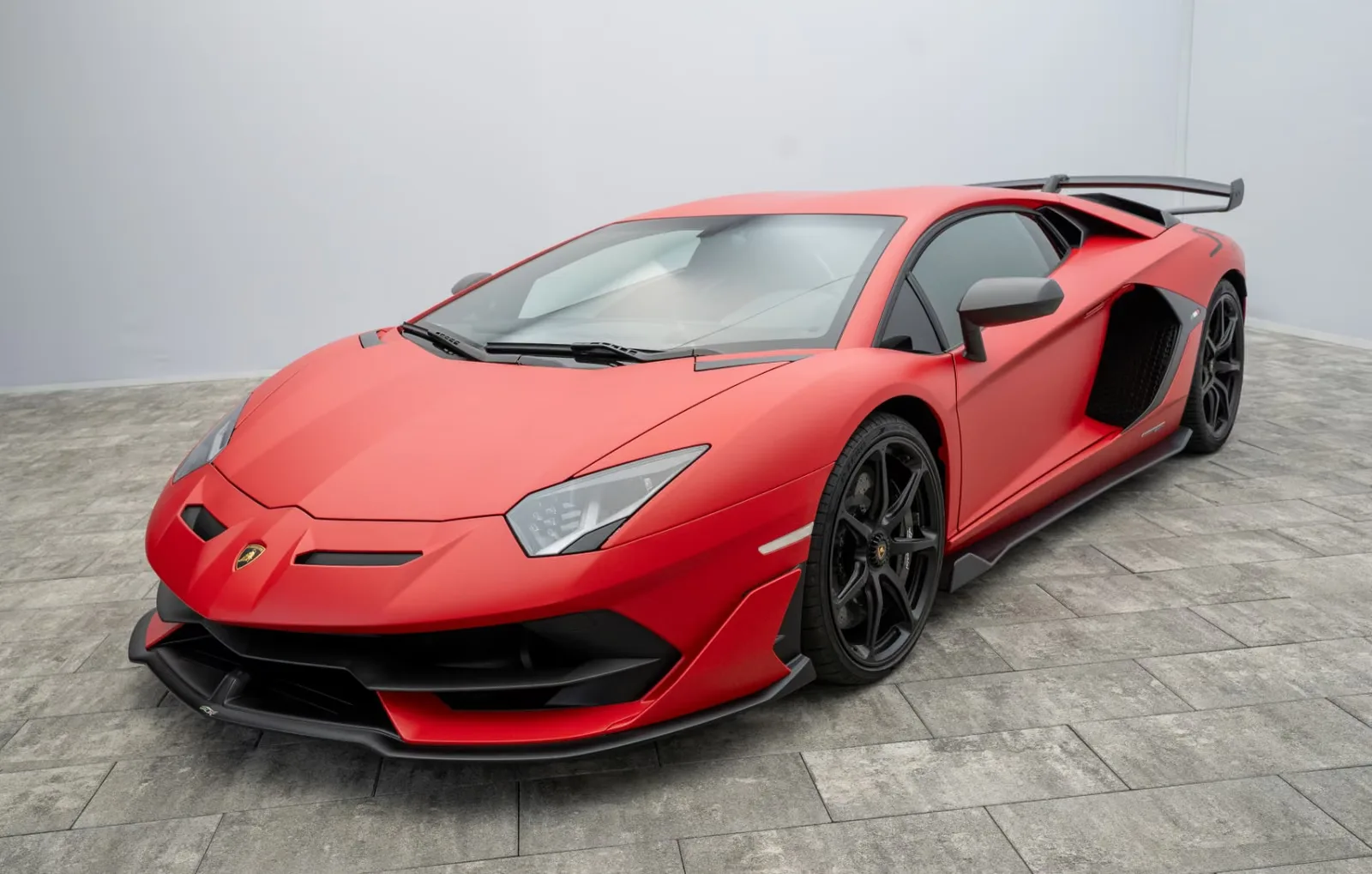 2019 Lamborghini Aventador SVJ offered by a specialist dealer in Nordhausen, Germany, main photo