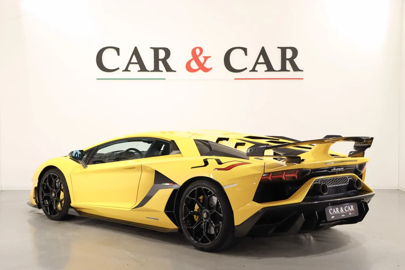 2019 Lamborghini Aventador SVJ angeboten von einem Supersportwagenhändler in Zibido San Giacomo, Italien, Foto 2 von 25
