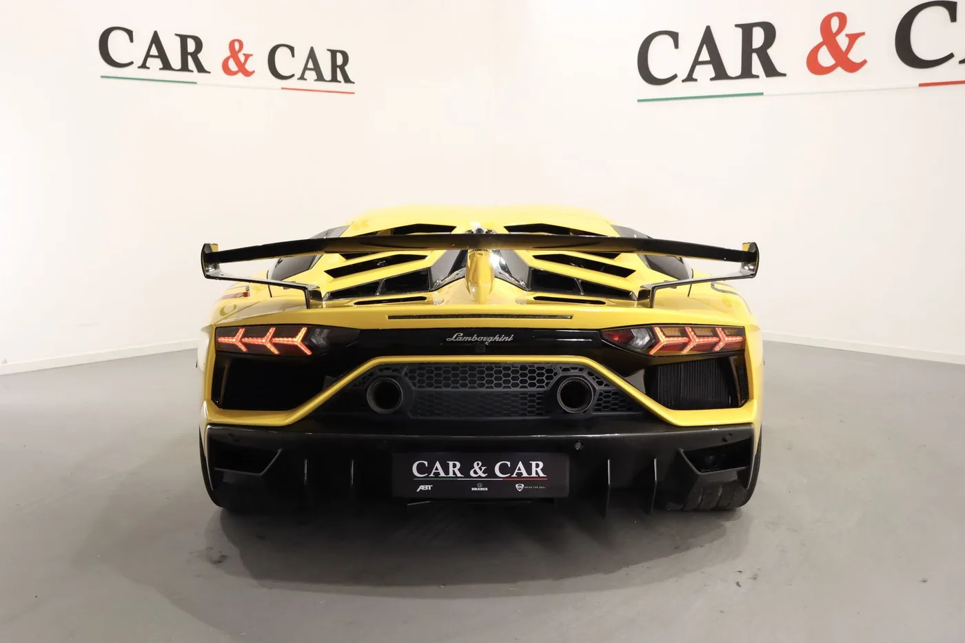 2019 Lamborghini Aventador SVJ angeboten von einem Supersportwagenhändler in Zibido San Giacomo, Italien, Foto 4 von 25