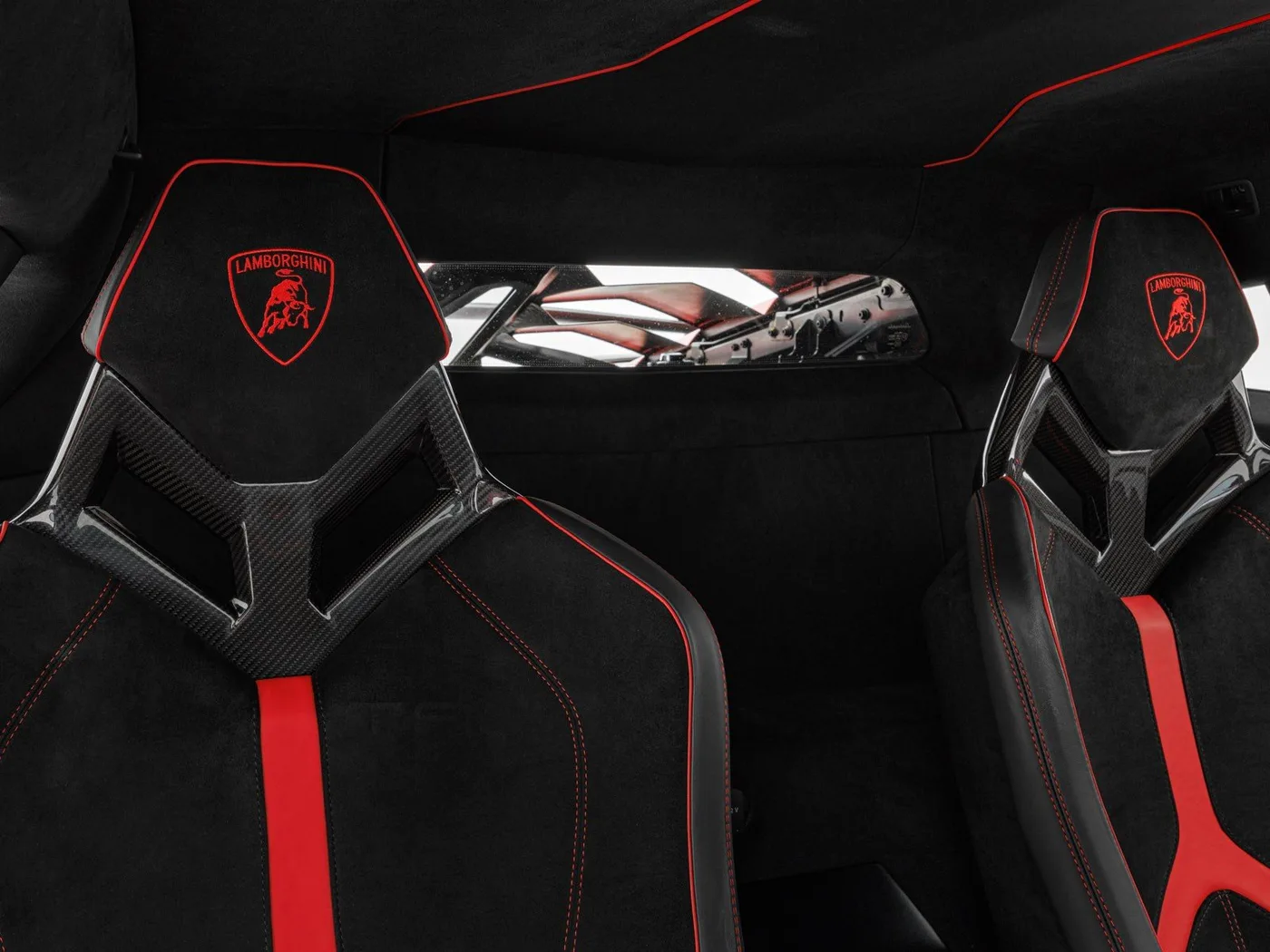2019 Lamborghini Aventador SVJ offered by a specialist dealer in Böblingen, Germany, photo 12 of 15