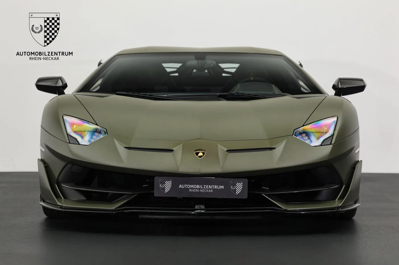 2019 Lamborghini Aventador SVJ offered by a supercar dealer in Viernheim, Germany, photo 2 of 25