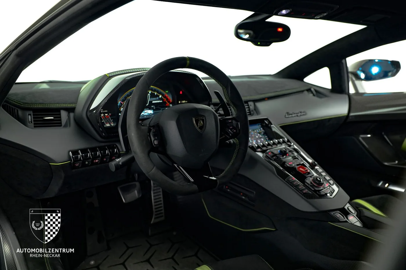 2019 Lamborghini Aventador SVJ offered by a supercar dealer in Viernheim, Germany, photo 11 of 25