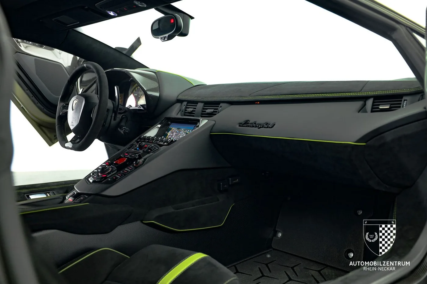 2019 Lamborghini Aventador SVJ offered by a supercar dealer in Viernheim, Germany, photo 12 of 25