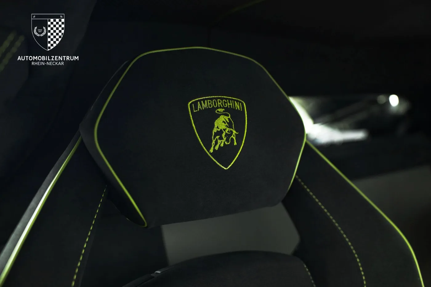 2019 Lamborghini Aventador SVJ offered by a supercar dealer in Viernheim, Germany, photo 14 of 25