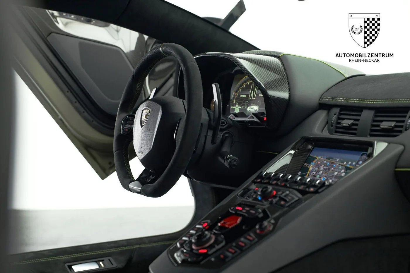 2019 Lamborghini Aventador SVJ offered by a supercar dealer in Viernheim, Germany, photo 19 of 25