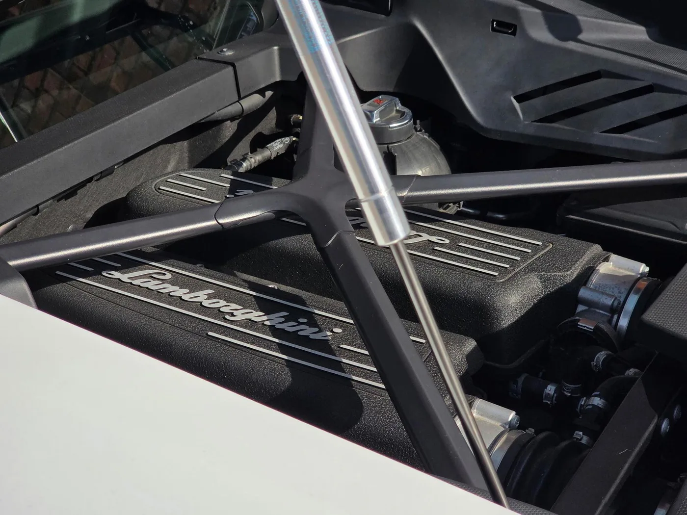 2019 Lamborghini Huracán EVO angeboten von einer Vertragshändlergruppe in Pangbourne, Vereinigtes Königreich, Foto 10 von 20