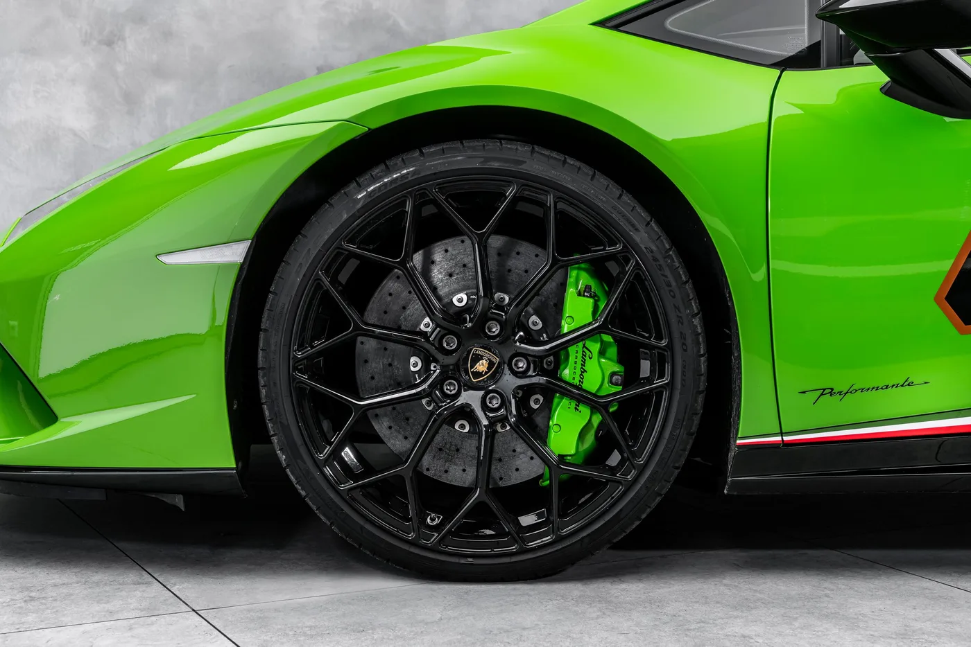 2019 Lamborghini Huracán Performante angeboten von einem Fachhändler in Ostrava, Tschechien, Foto 2 von 15