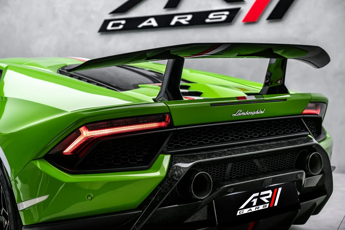 2019 Lamborghini Huracán Performante angeboten von einem Fachhändler in Ostrava, Tschechien, Foto 10 von 15