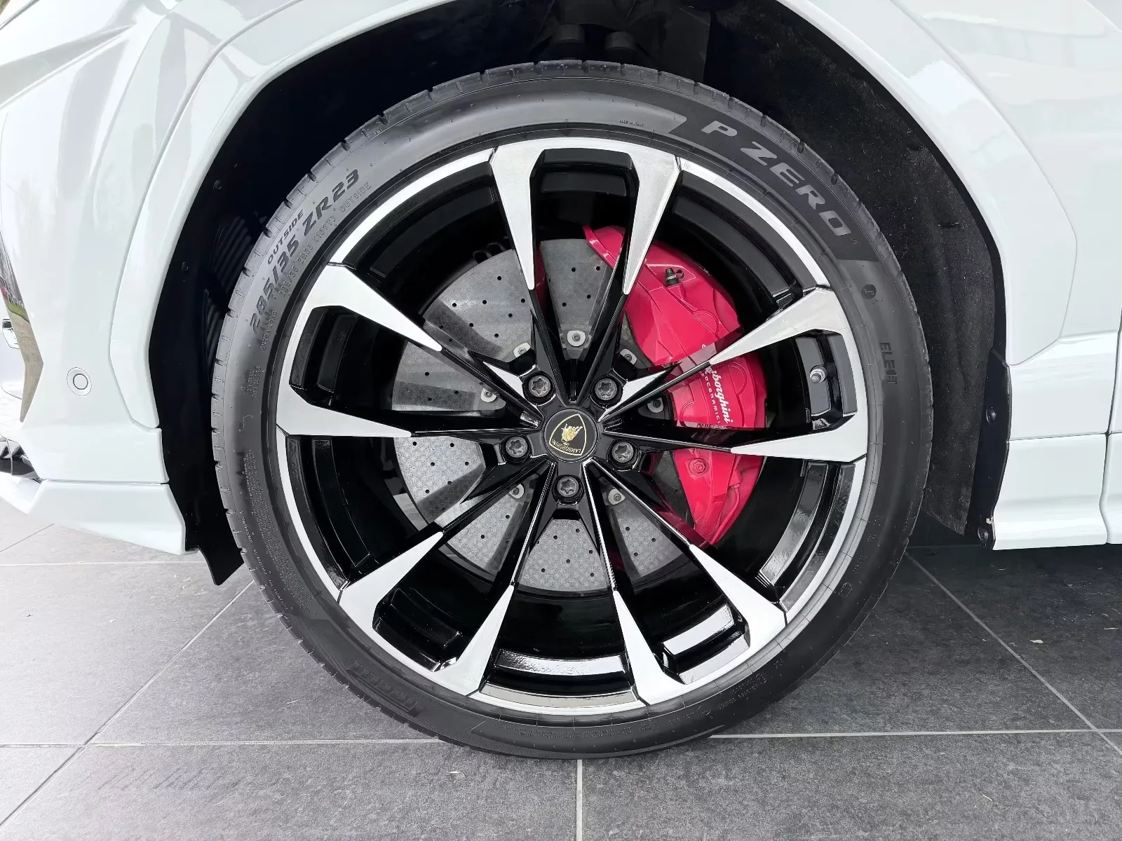 2019 Lamborghini Urus, 10/26