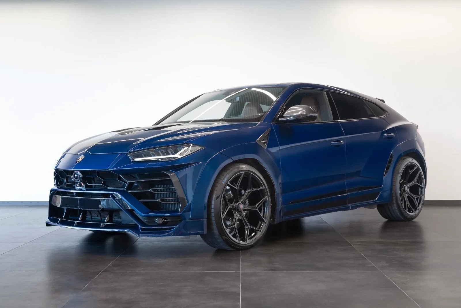 2019 Lamborghini Urus by Novitec proposée par un spécialiste de la supercar à Riga, Lettonie, photo principale