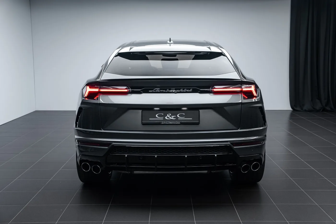 2019 Lamborghini Urus proposée par un concessionnaire spécialisé à Putzbrunn, Allemagne, photo 3 sur 15