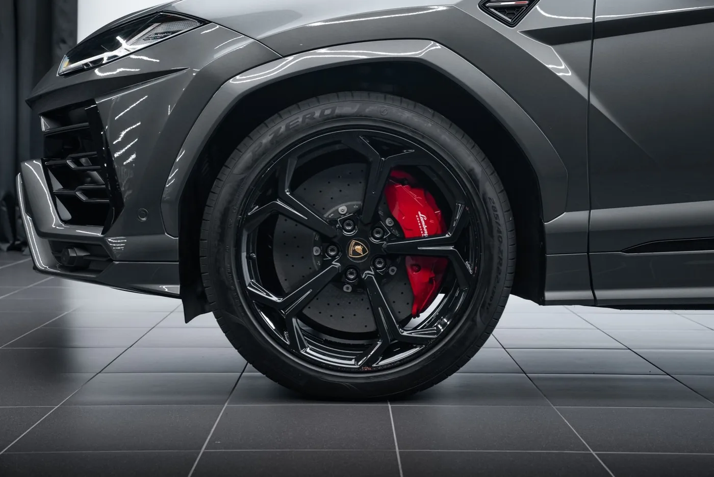 2019 Lamborghini Urus proposée par un concessionnaire spécialisé à Putzbrunn, Allemagne, photo 6 sur 15