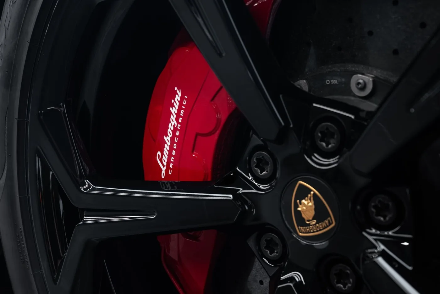 2019 Lamborghini Urus proposée par un concessionnaire spécialisé à Putzbrunn, Allemagne, photo 7 sur 15