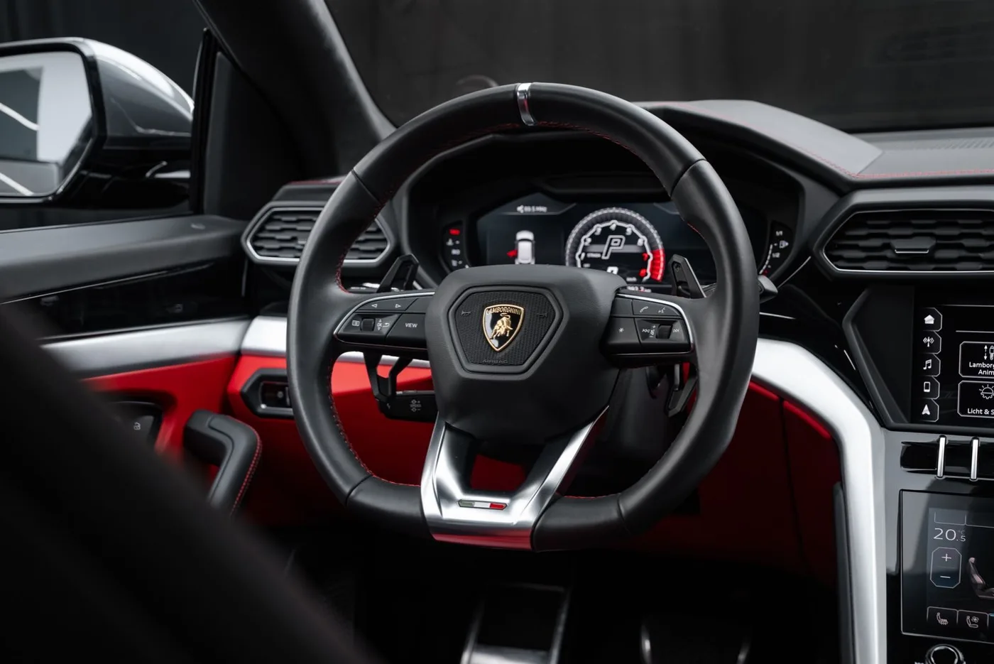 2019 Lamborghini Urus proposée par un concessionnaire spécialisé à Putzbrunn, Allemagne, photo 11 sur 15