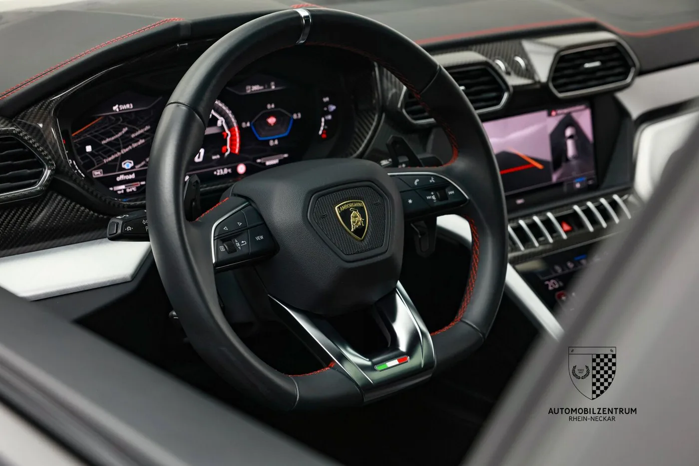2019 Lamborghini Urus offered by a supercar dealer in Viernheim, Germany, photo 15 of 25