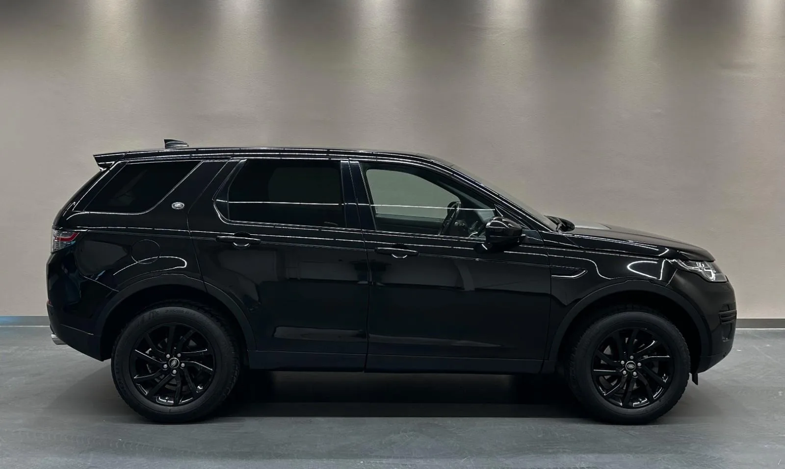 2019 Land Rover Discovery Sport SE, 7/24