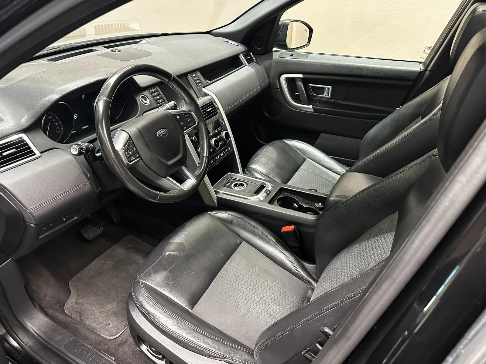 2019 Land Rover Discovery Sport SE, 9/24