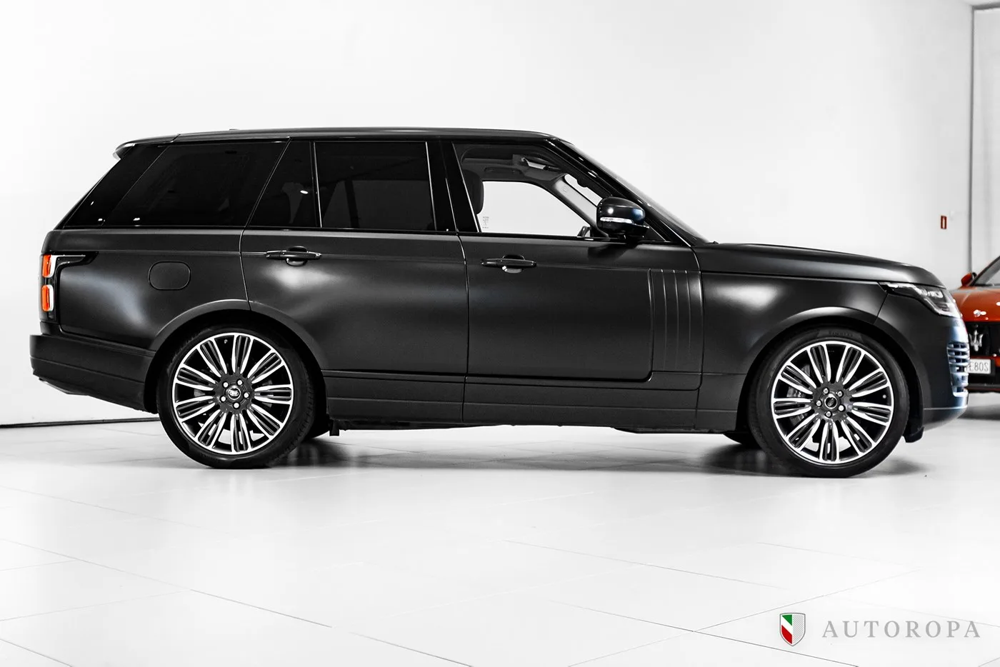 2019 Land Rover Range Rover P400e, Vogue offered by an official Ferrari and Maserati dealer in Arlöv, Sweden, photo 3 of 10