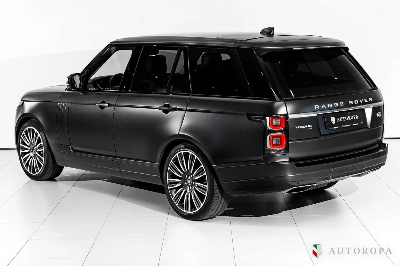 2019 Land Rover Range Rover P400e, Vogue offered by an official Ferrari and Maserati dealer in Arlöv, Sweden, photo 4 of 10