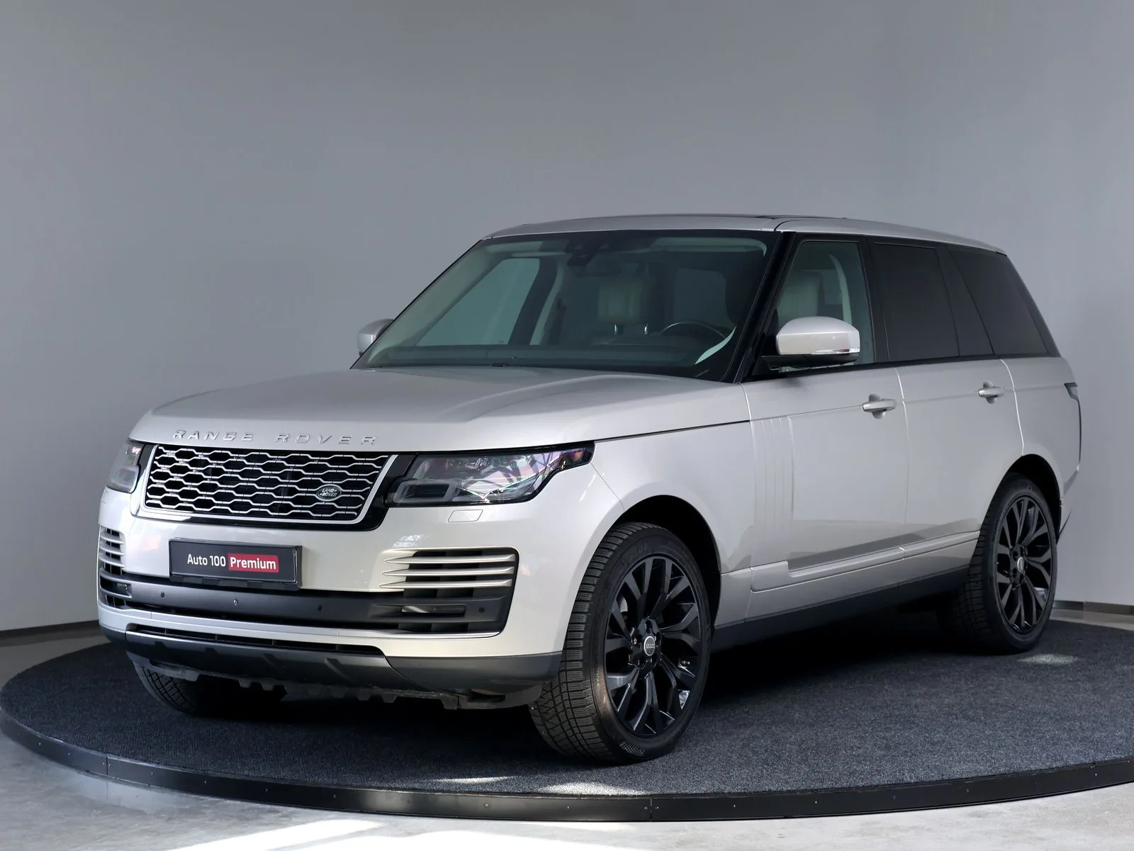 2019 Land Rover Range Rover Vogue angeboten von einem Fachhändler in Tallinn, Estland, Hauptfoto