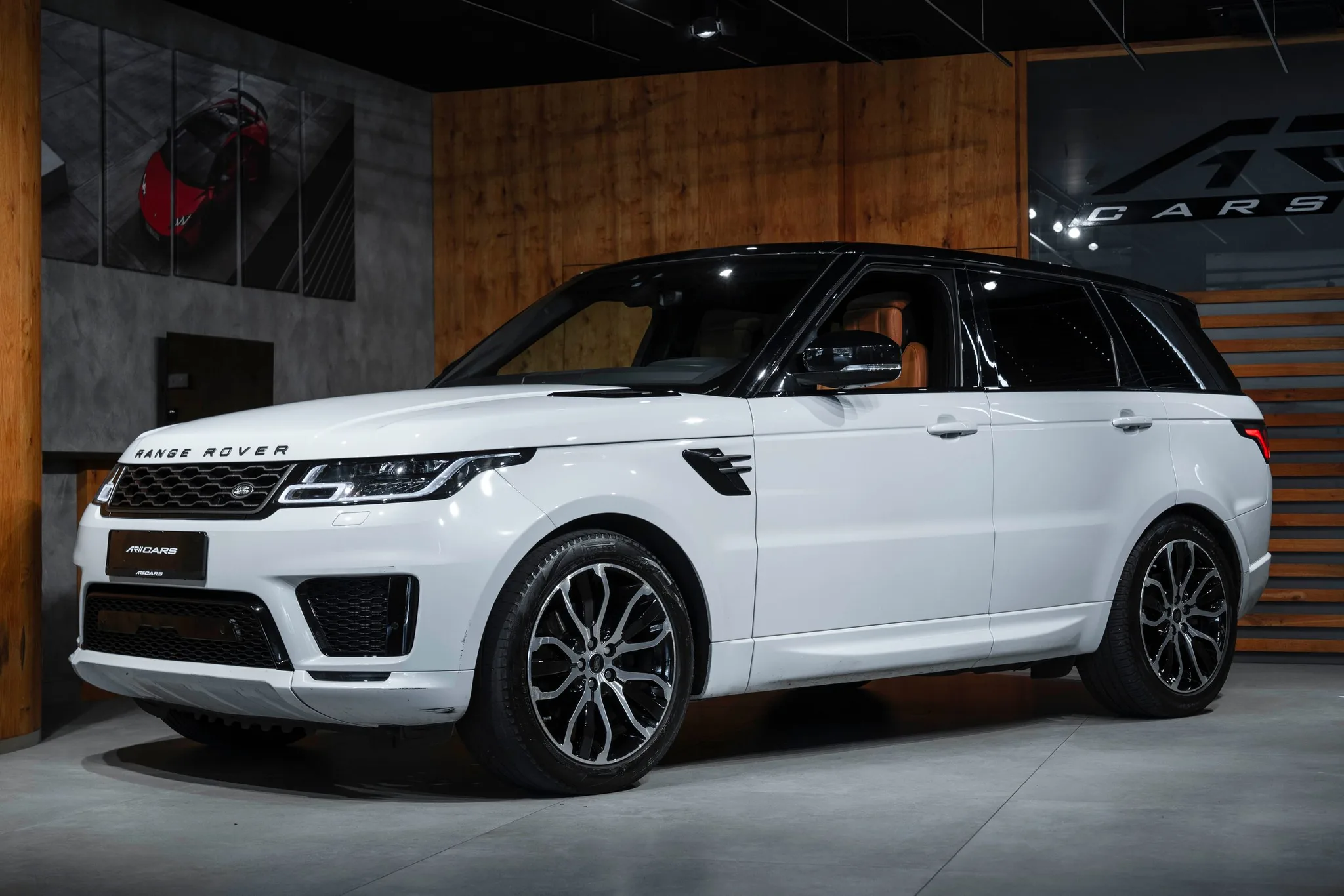 2019 Land Rover Range Rover Sport angeboten von einem Fachhändler in Bratislava, Slowakei, Hauptfoto