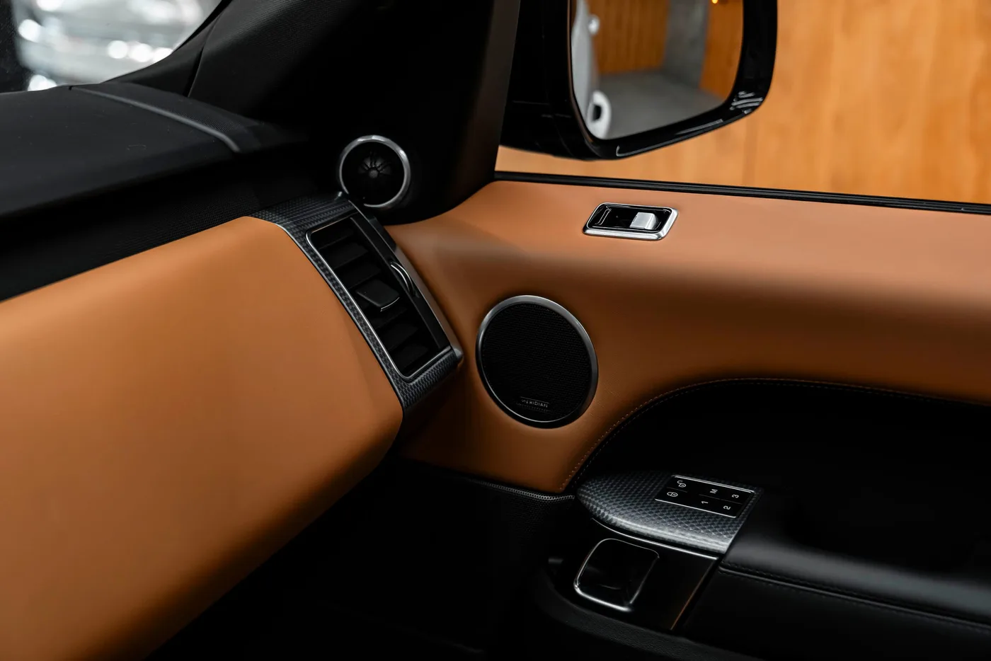 2019 Land Rover Range Rover Sport offered by a specialist dealer in Bratislava, Slovakia, photo 13 of 25