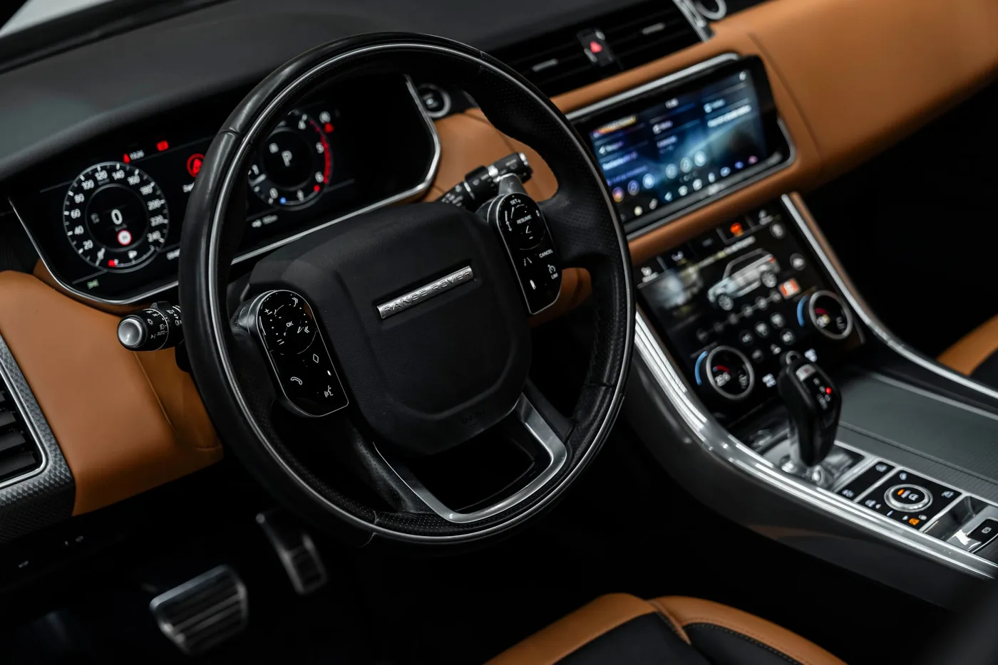 2019 Land Rover Range Rover Sport offered by a specialist dealer in Bratislava, Slovakia, photo 18 of 25