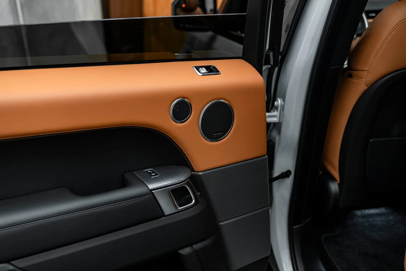 2019 Land Rover Range Rover Sport offered by a specialist dealer in Bratislava, Slovakia, photo 21 of 25