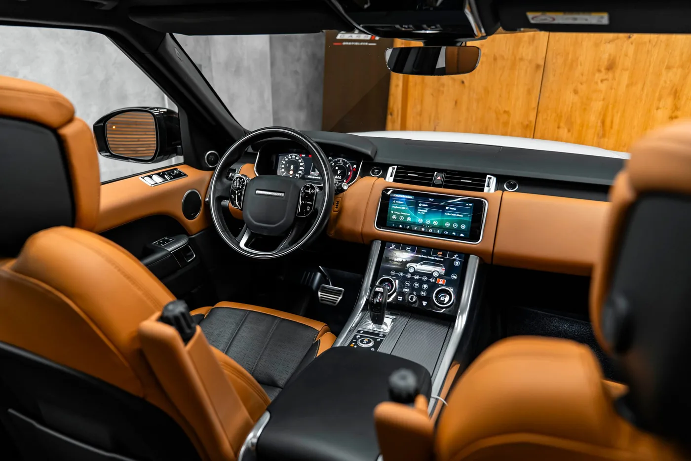 2019 Land Rover Range Rover Sport offered by a specialist dealer in Bratislava, Slovakia, photo 24 of 25