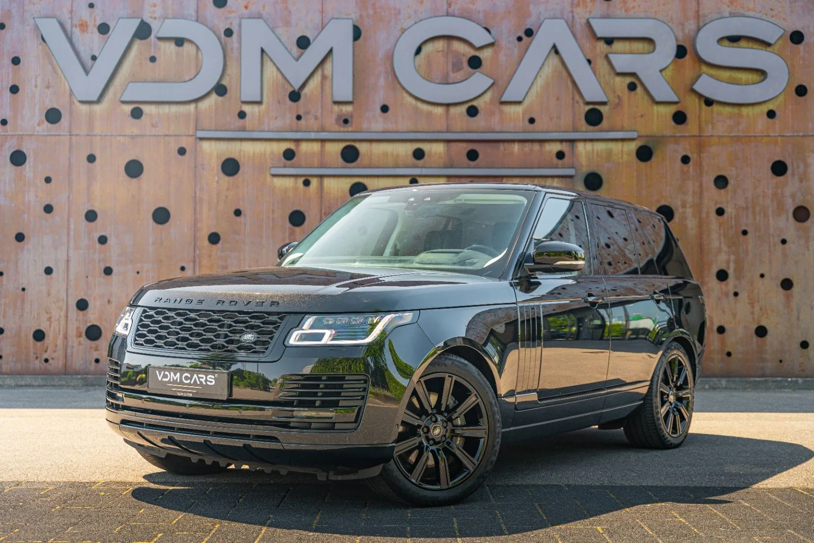 2019 Land Rover Range Rover Vogue, 5.0 V8 supercharged offered by a supercar dealer in Gronau, Germany, main photo