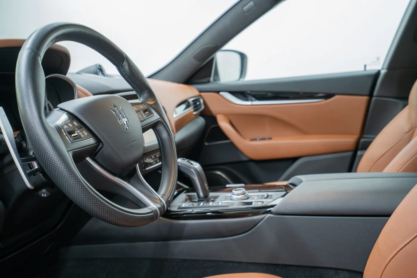 2019 Maserati Levante Modena proposée par un concessionnaire spécialisé à Singen, Allemagne, photo 4 sur 24