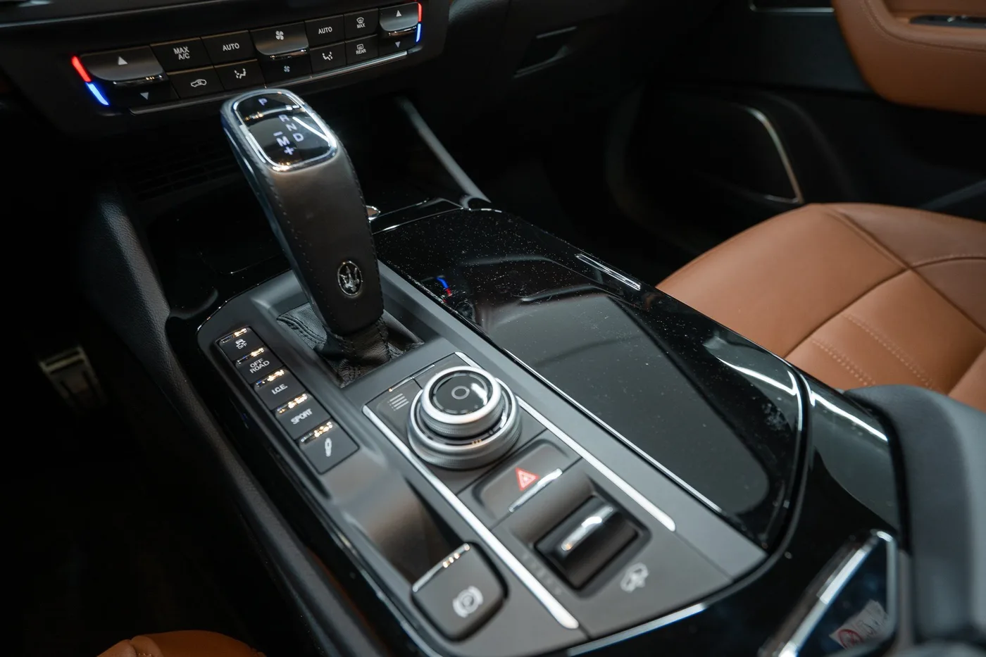 2019 Maserati Levante Modena proposée par un concessionnaire spécialisé à Singen, Allemagne, photo 10 sur 24