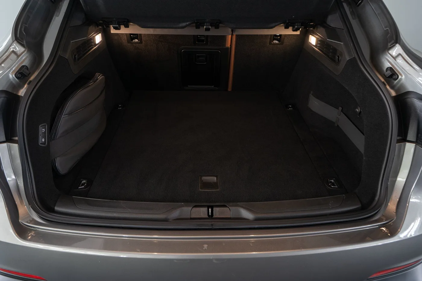 2019 Maserati Levante Modena proposée par un concessionnaire spécialisé à Singen, Allemagne, photo 19 sur 24