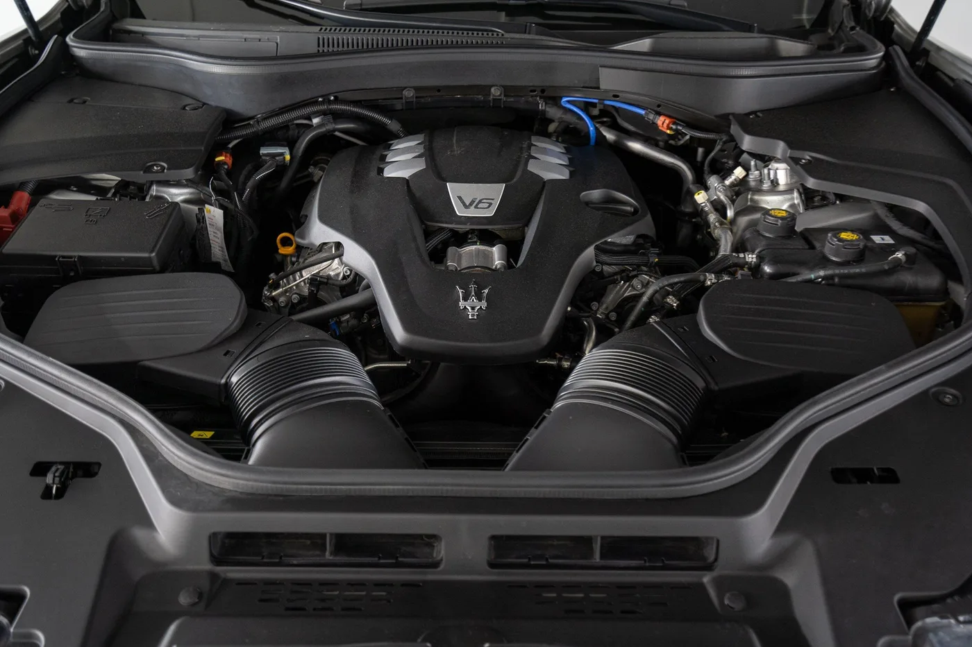 2019 Maserati Levante Modena proposée par un concessionnaire spécialisé à Singen, Allemagne, photo 20 sur 24