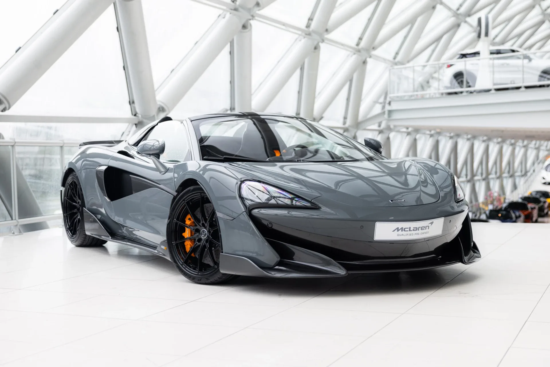 2019 McLaren 600LT Spider angeboten von einem offiziellen McLaren und Morgan-Vertragshändler in Utrecht, Niederlande, Hauptfoto