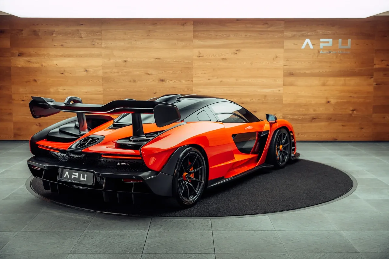 2019 McLaren Senna angeboten von einem Fachhändler in Uznach, Schweiz, Hauptfoto