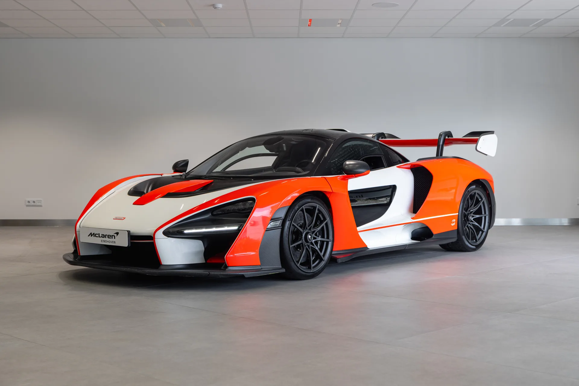2019 McLaren Senna angeboten von einem Fachhändler in Eindhoven, Niederlande, Hauptfoto