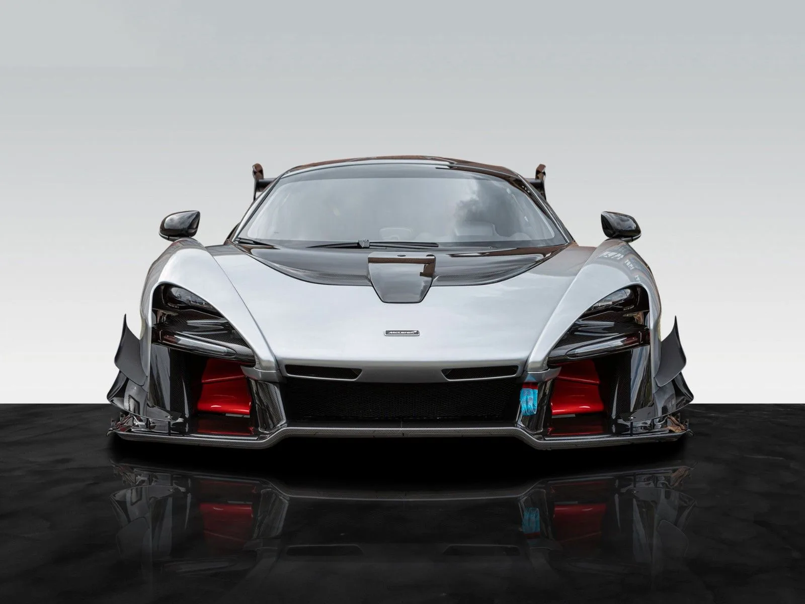 2019 McLaren Senna GTR, 3/29