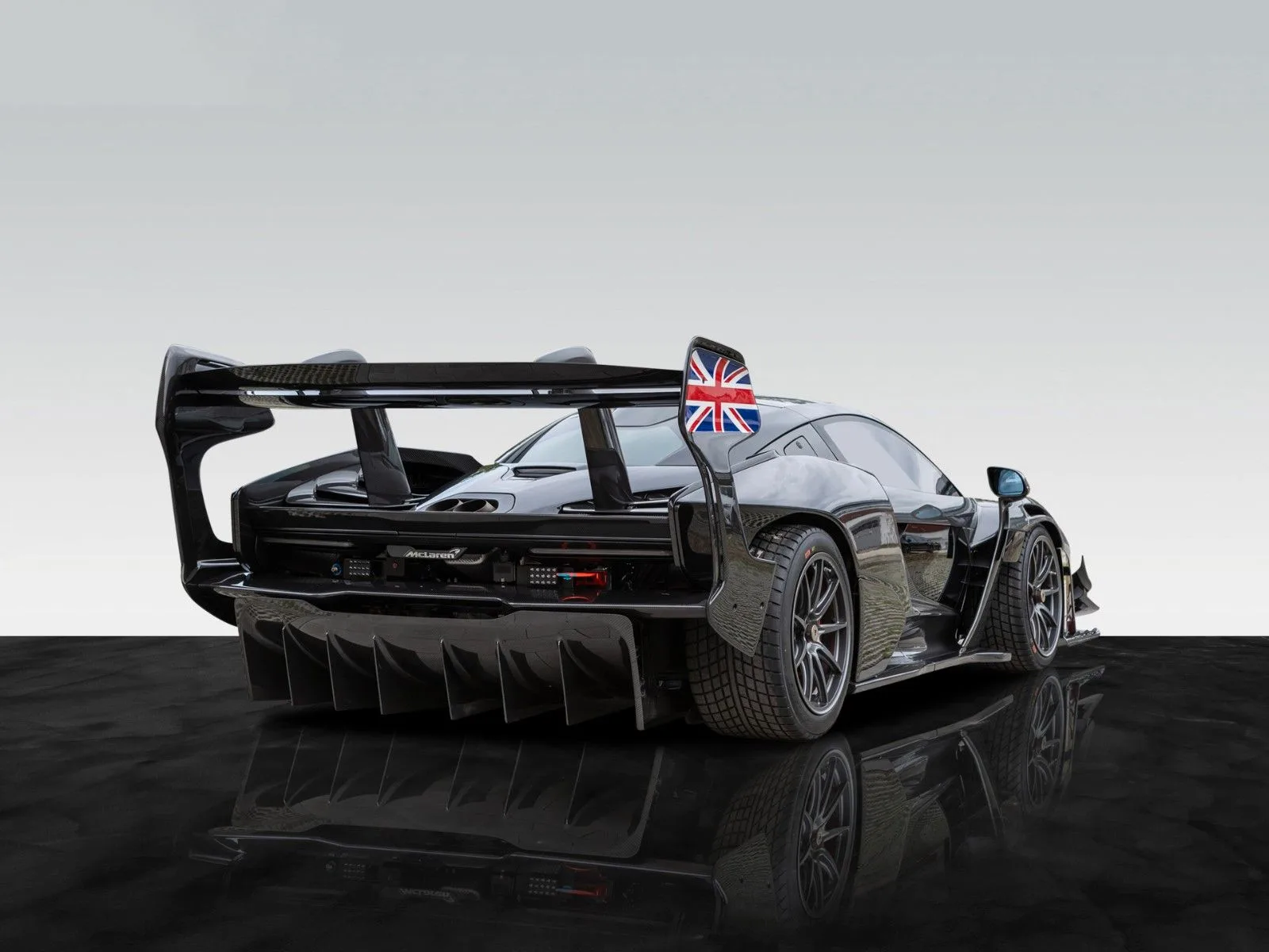 2019 McLaren Senna GTR, 4/29