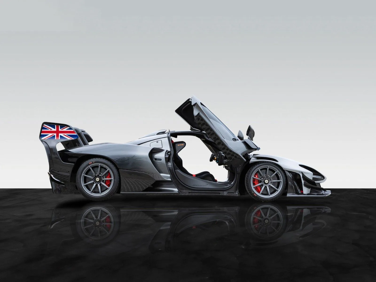 2019 McLaren Senna GTR, 8/29