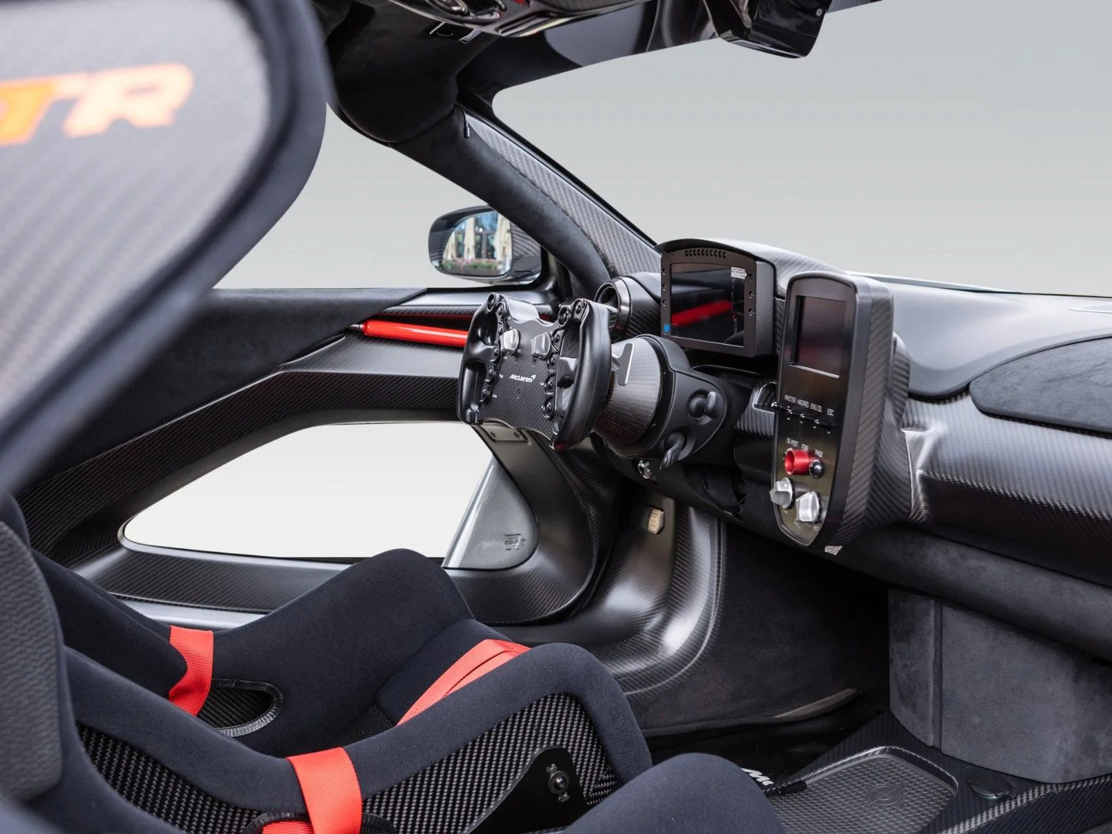 2019 McLaren Senna GTR, 28/29