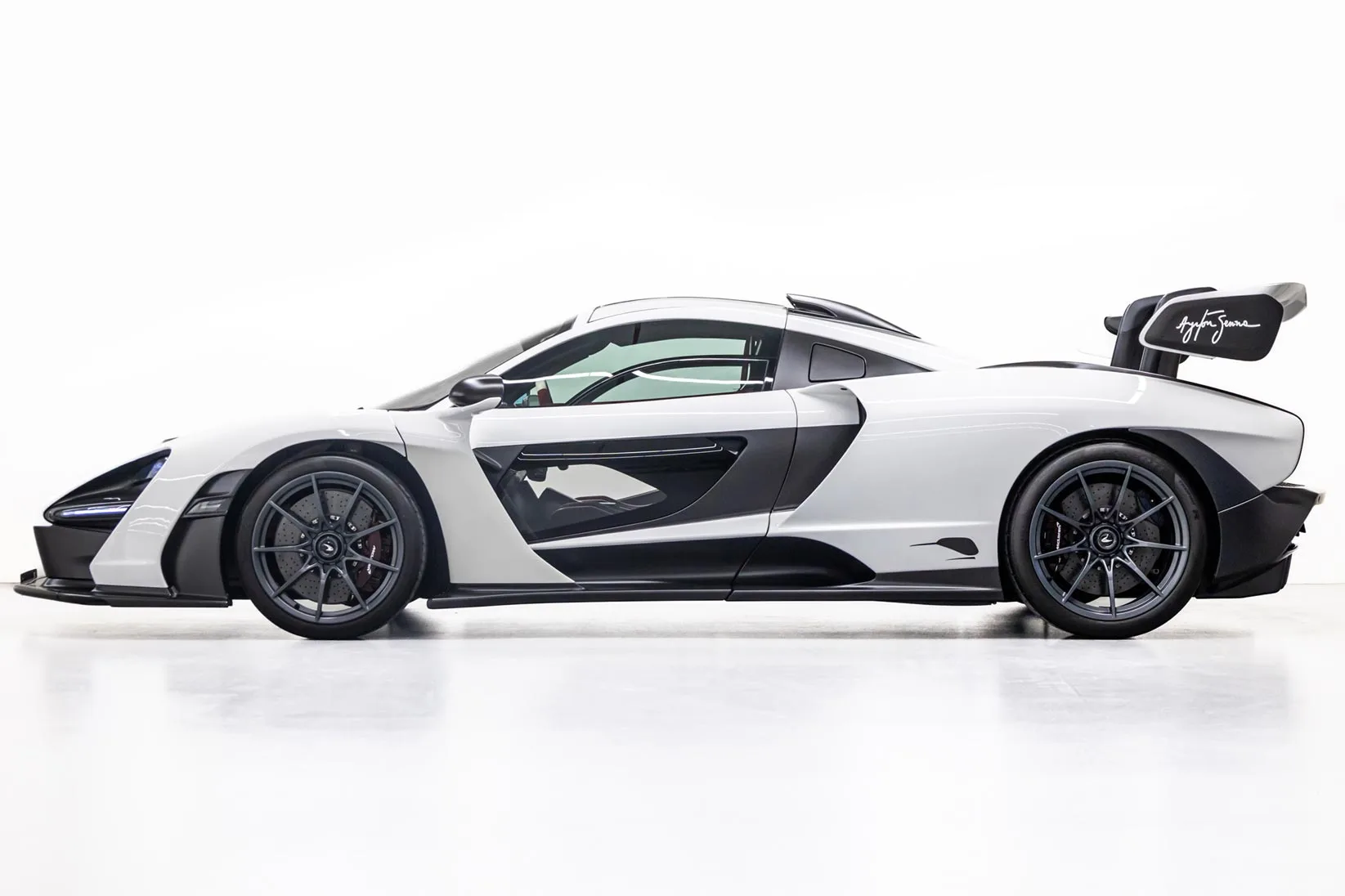 2019 McLaren Senna Ayrton Senna Edition, 4/24