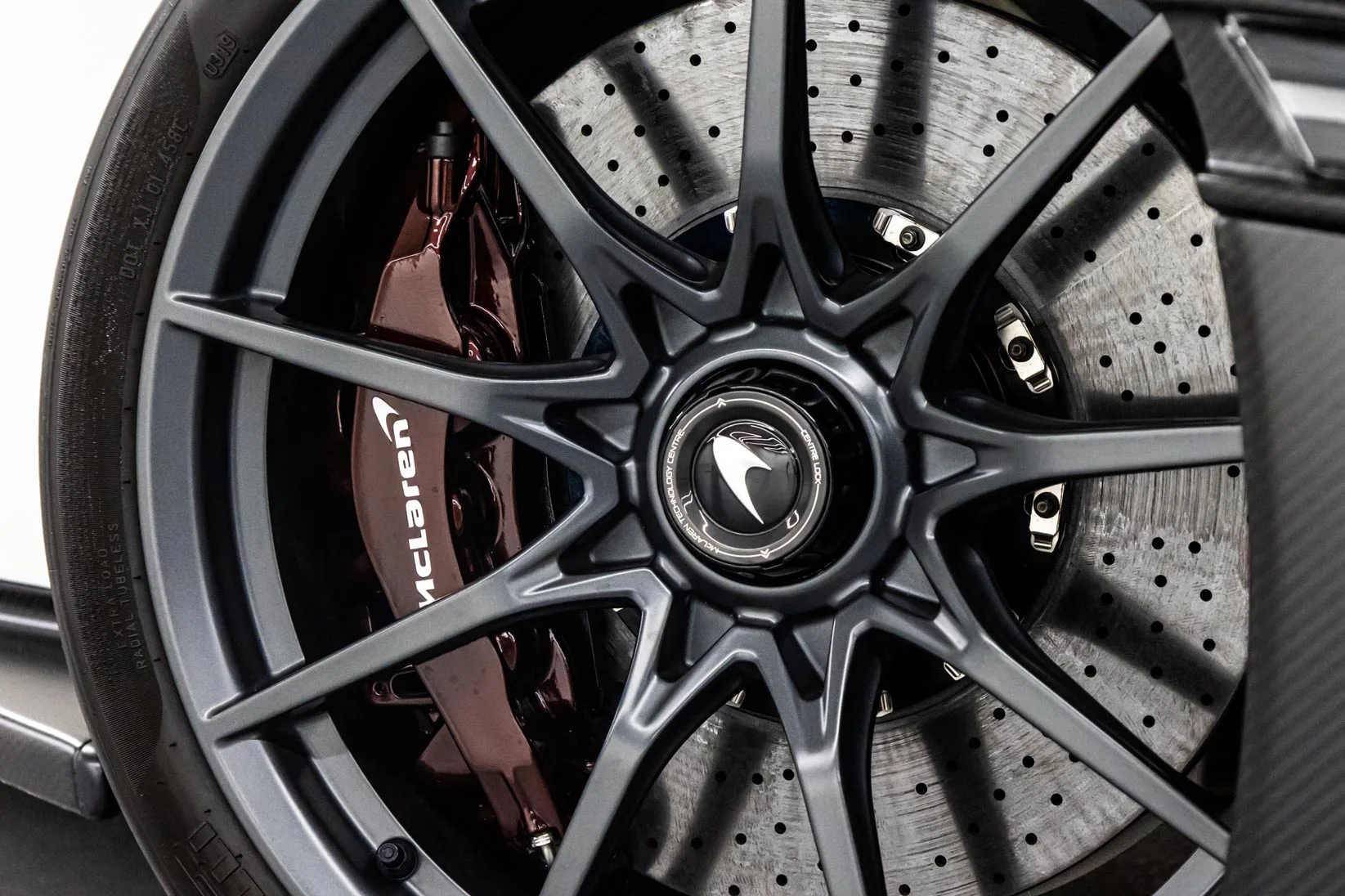 2019 McLaren Senna Ayrton Senna Edition, 6/24