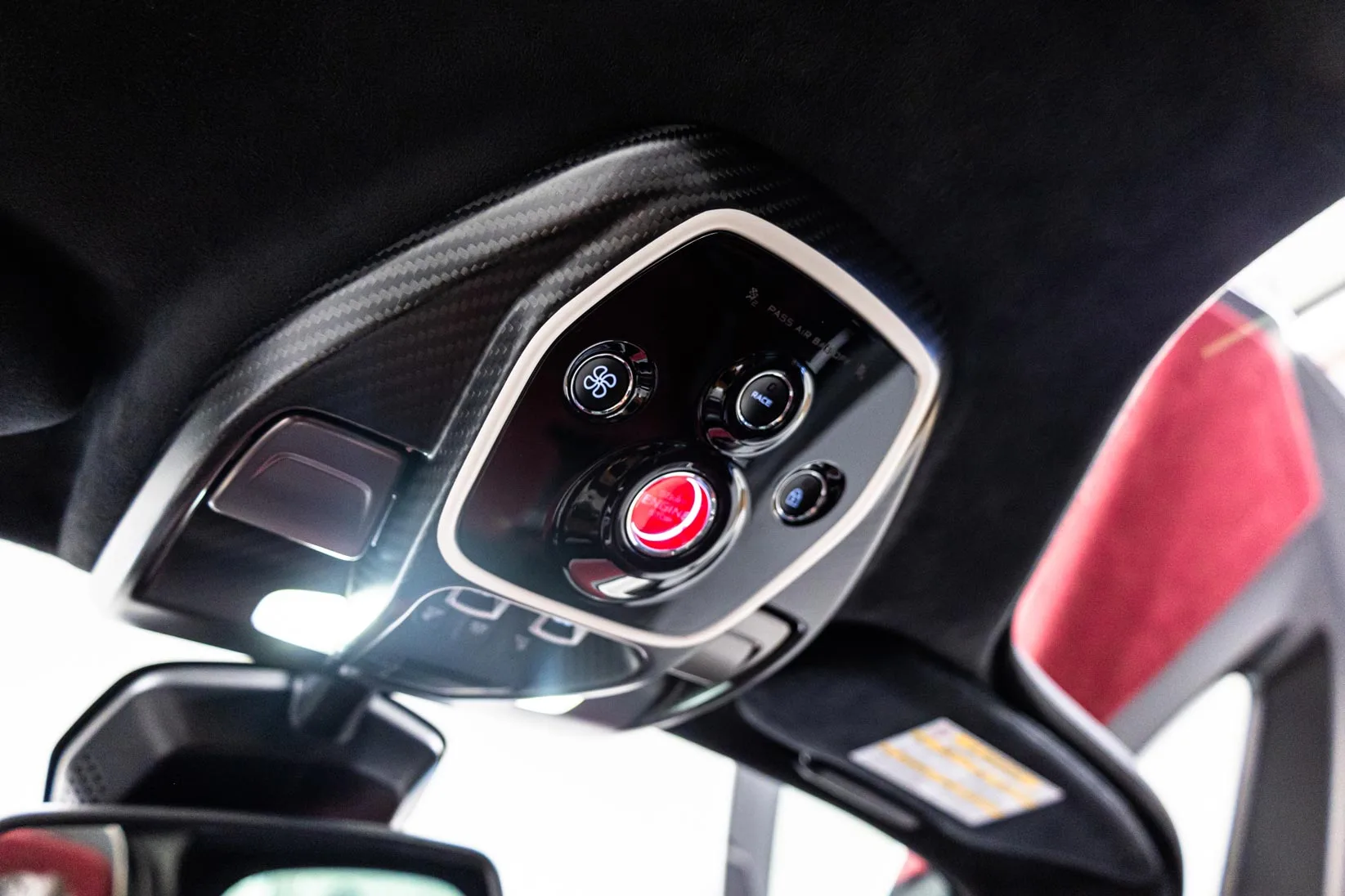 2019 McLaren Senna Ayrton Senna Edition, 16/24