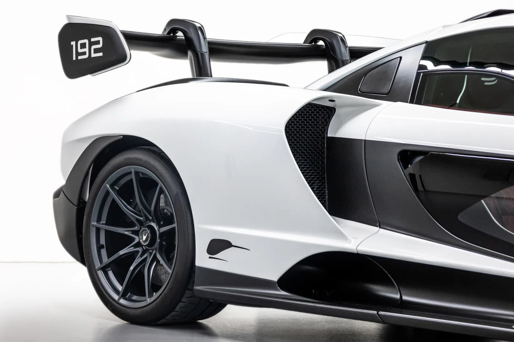 2019 McLaren Senna Ayrton Senna Edition, 19/24