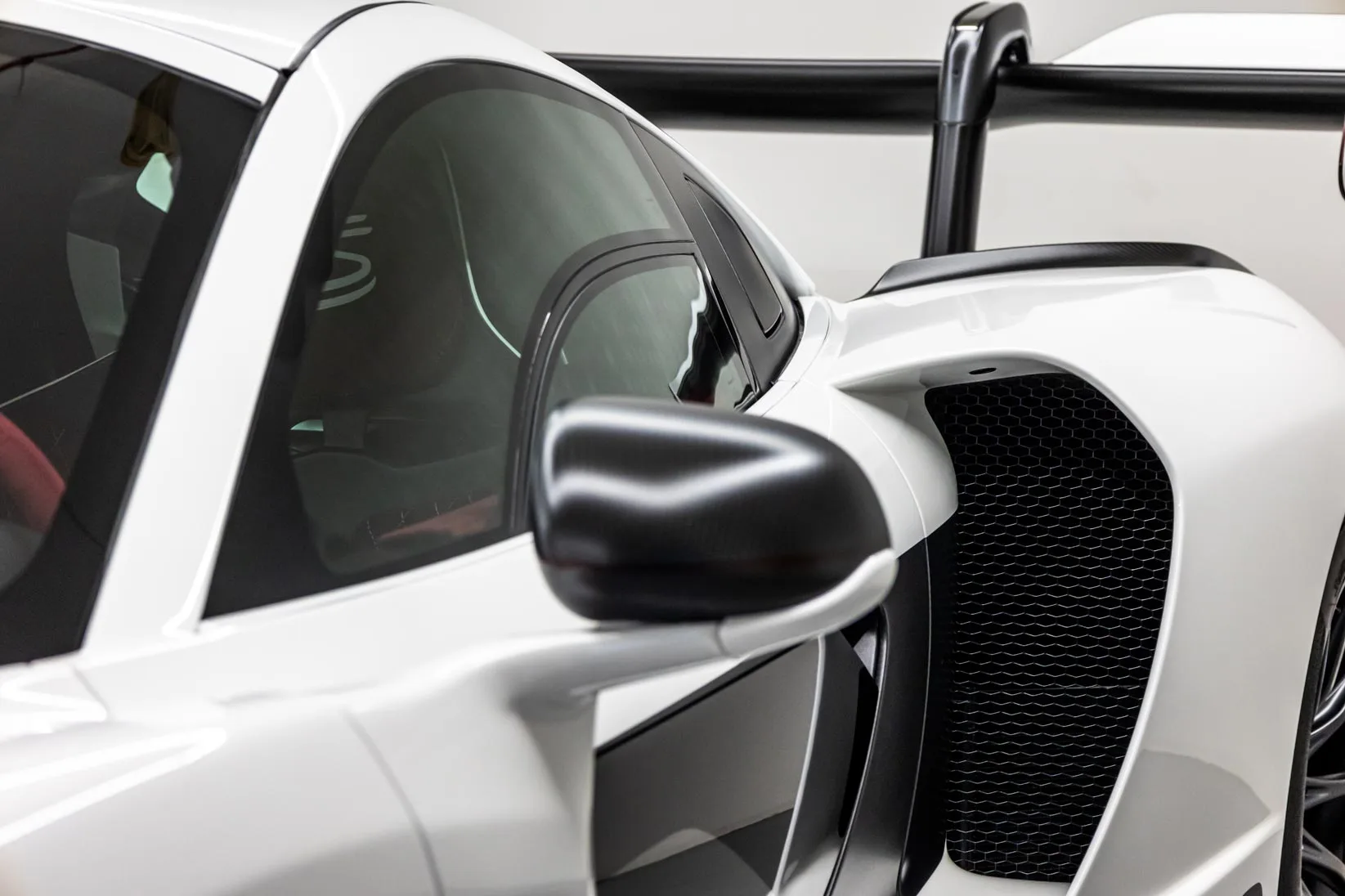 2019 McLaren Senna Ayrton Senna Edition, 21/24